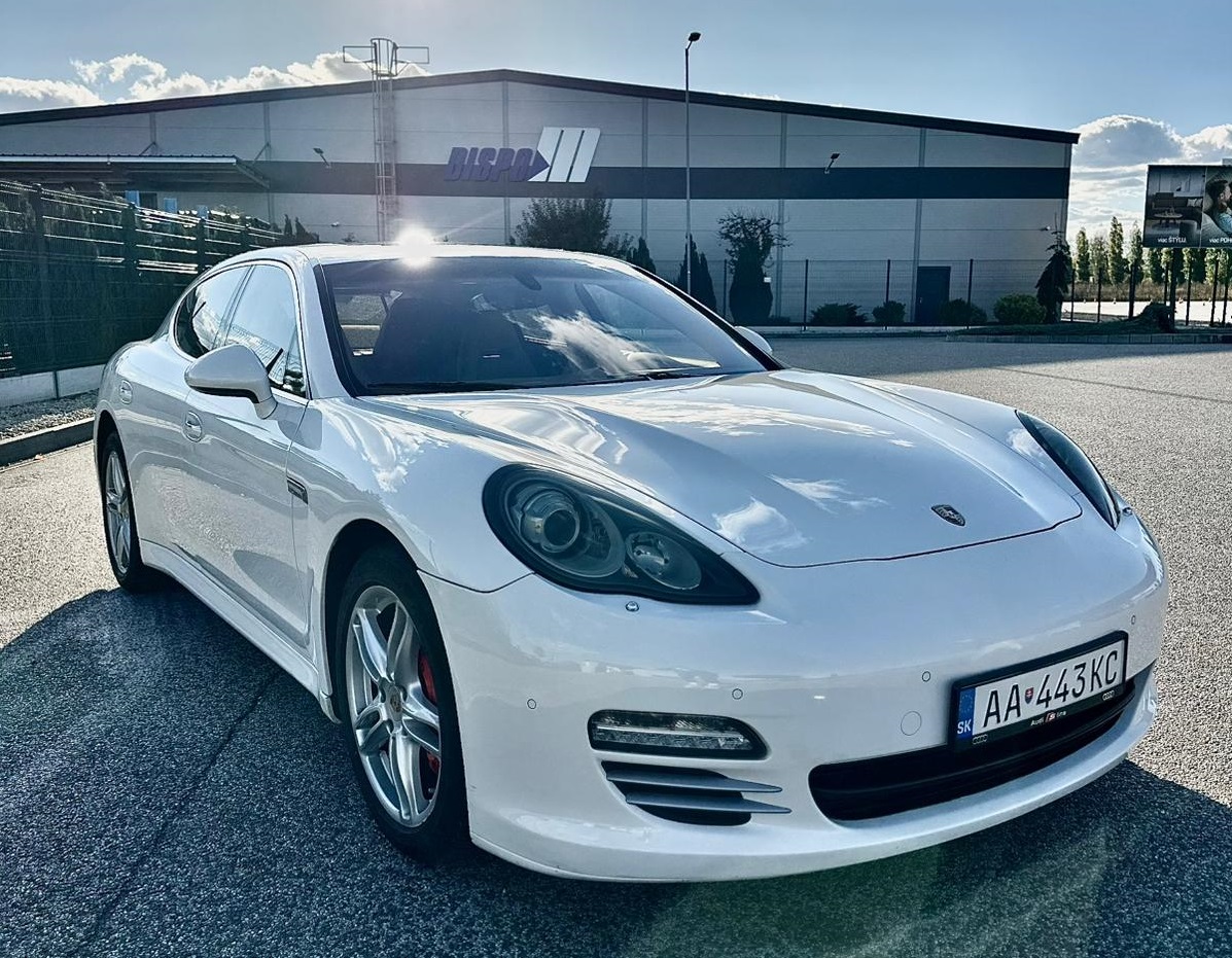 Porsche Panamera 4S